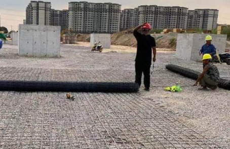 宜昌土工格栅铺设前地基要怎么处理？
